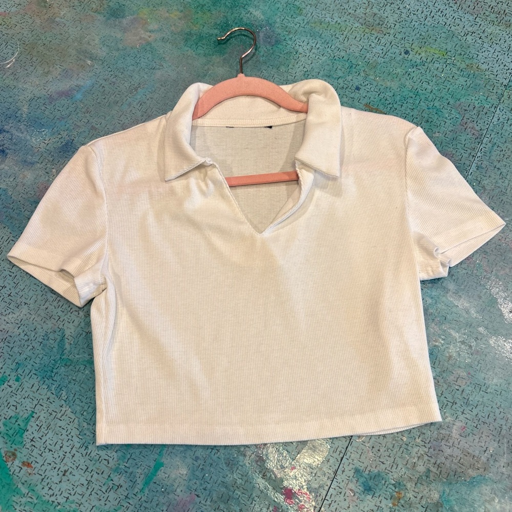 White Collared Crop - Picture 3 of 7